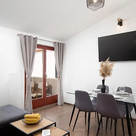Apartment Near City Centre Pula