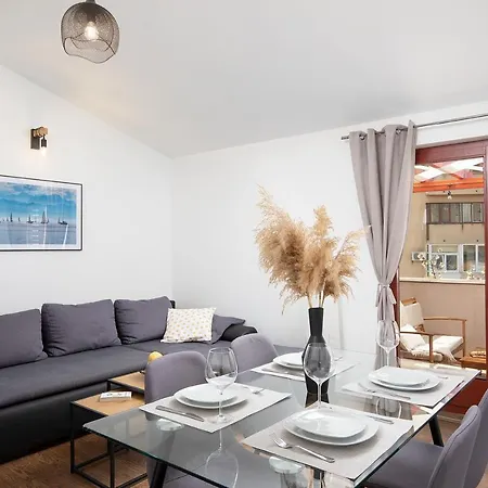 Near City Centre Apartment *
