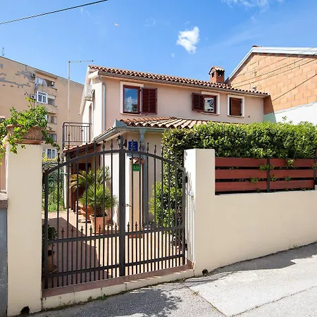 Apartament Near Centre *